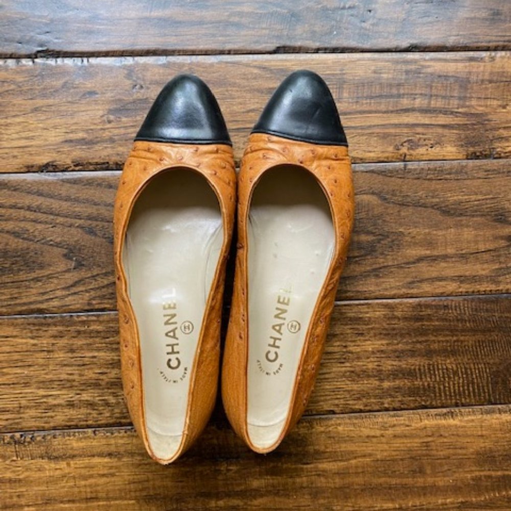 CHANEL Vintage Ostrich Ballet Flats